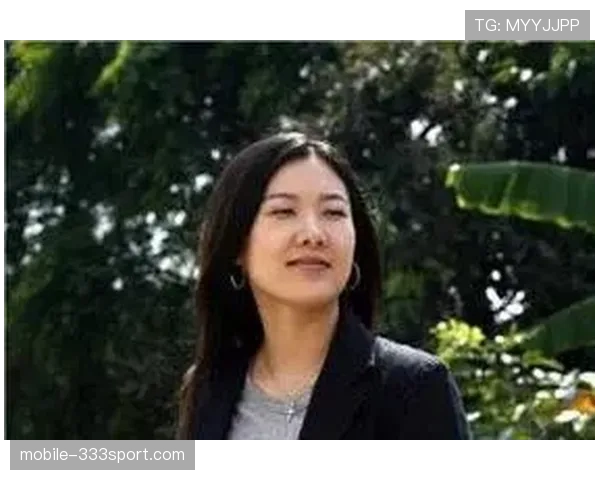 伏明霞当年跳水拿金牌的时候,家里还在用粮票吧? 伏明霞当年跳水拿金牌的时候,家里还在用粮票吧?